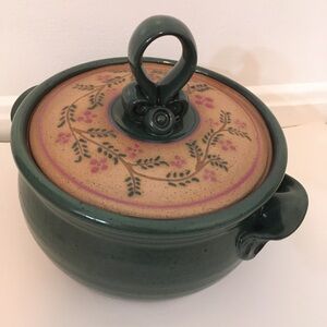 Stoneware terracotta clay rustic country cooking pot pot green handpainted